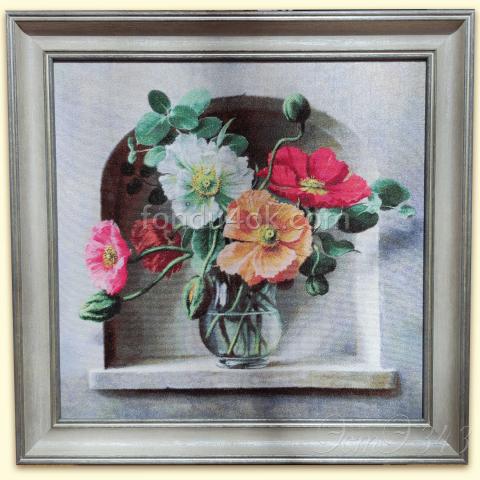 Вышивка в оформлении  - ткань:Сетка 25 ct, техника: петит-полукрест <br>Автор вышивки: Надежда Иванова