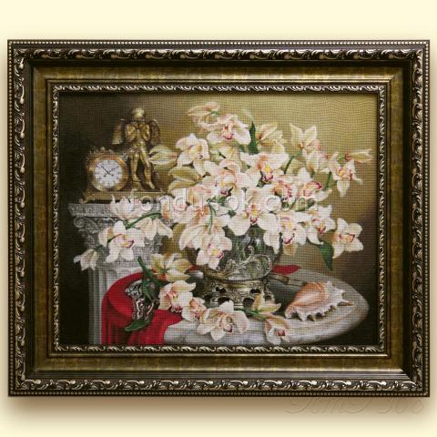 Оформленная вышивка  - ткань: Конгресс-страмин 24 ct, техника: петит-полукрест <br>Автор вышивки: Алёна Быстрова (Фиалена)